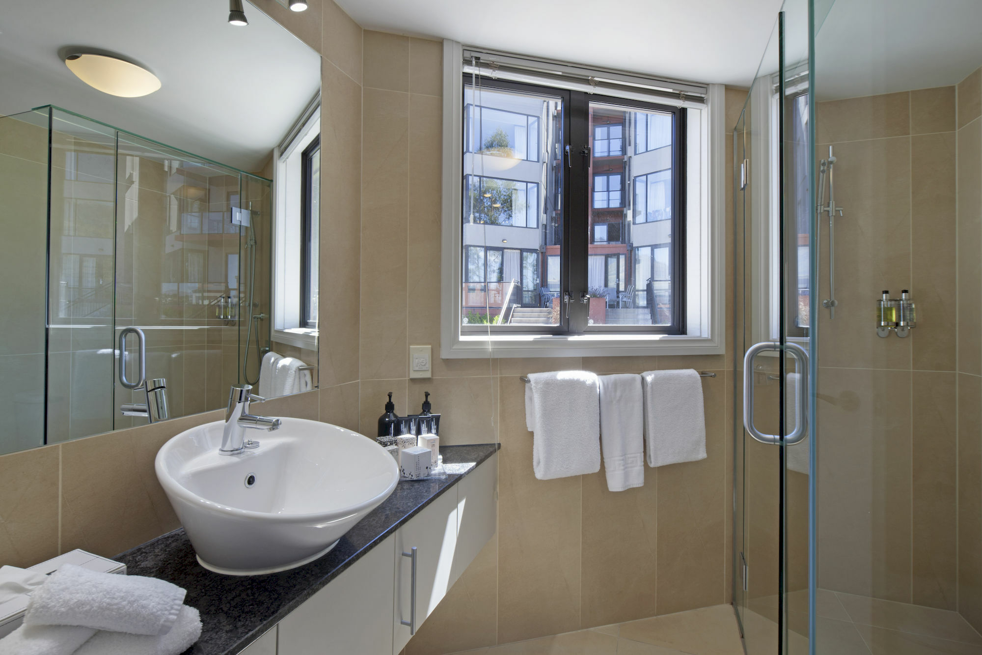 Luxury Lake Suites Queenstown Eksteriør bilde