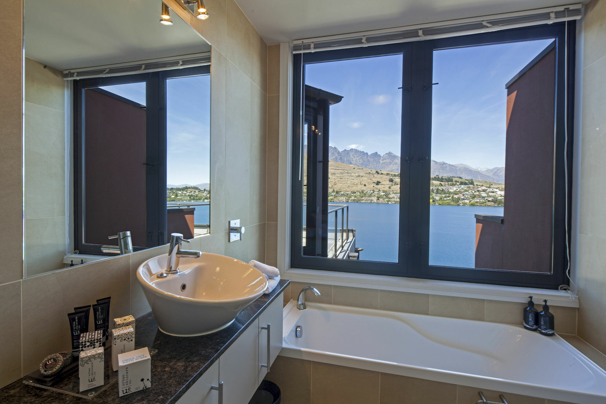 Luxury Lake Suites Queenstown Eksteriør bilde